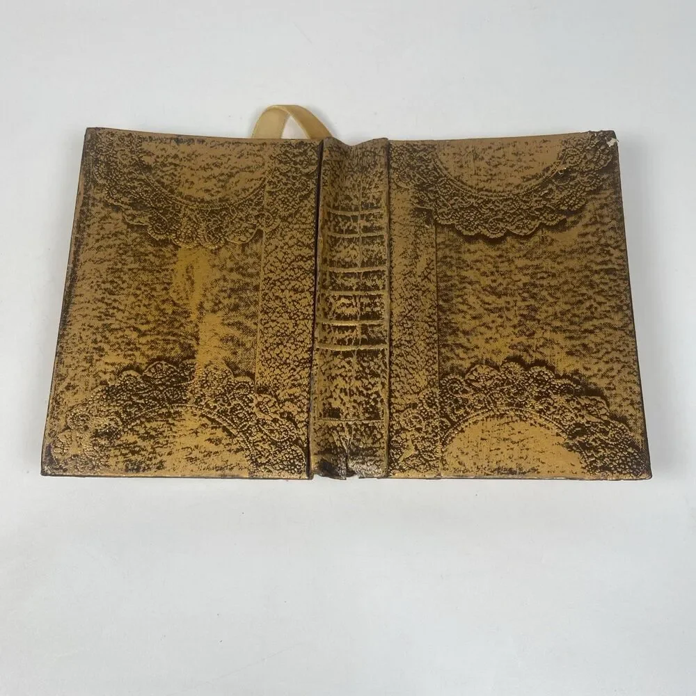 Vintage Florentine Jesus St. Francis of Assisi Quote Faux Book Gilt Gold Decor
